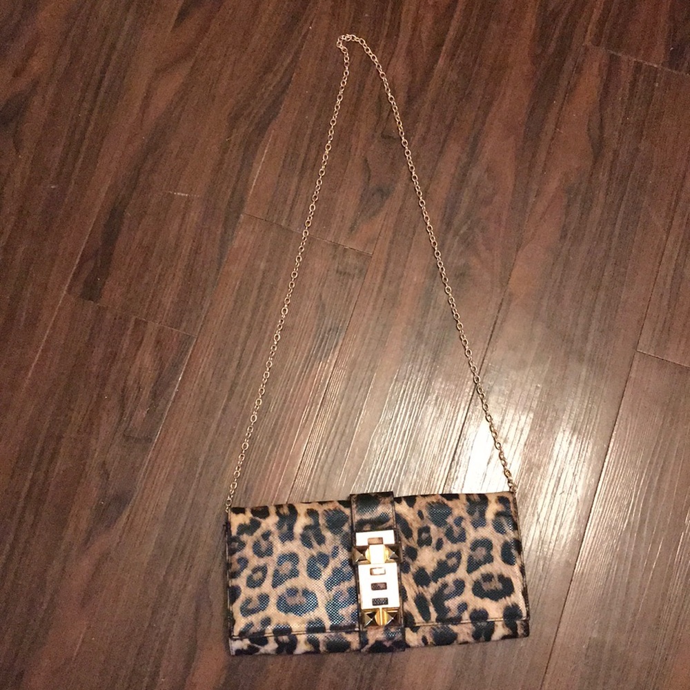 Beautiful leopard print purse/clutch